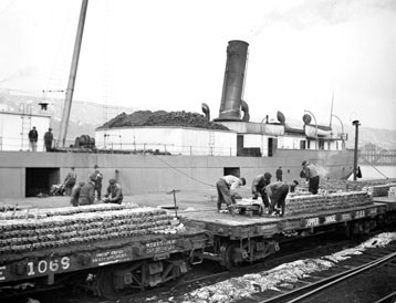 Loading ingots at the Copper Range dock